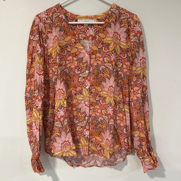 LOFT Tops - 🦋Loft Floral Button Down Elastic Cuff Shirt